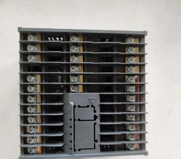 YOKOGAWA UT35A Temperature Controller[USED]