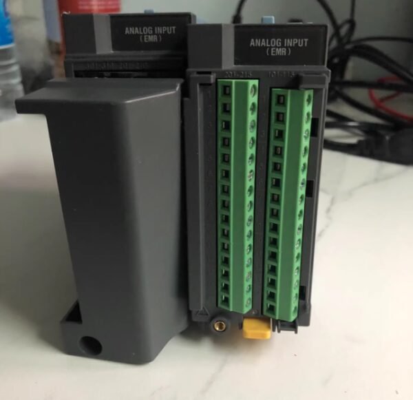 Hewa Data Collector GP10 is associated with GP20-GX10.GX20. The model is GX90XA-10-T1N-CC.[USED]