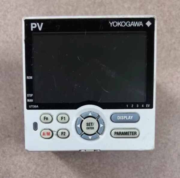 Yokogawa temperature controller UT35A-000-10-0[USED]