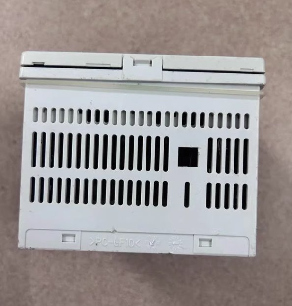 Yokogawa temperature controller UT35A-000-10-0[USED]