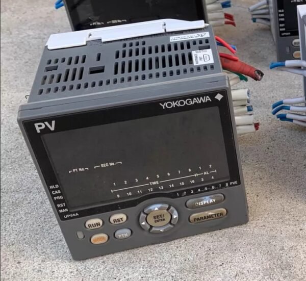 YOKOGAWA Temperature Controller UP55A-000-11-0[USED]