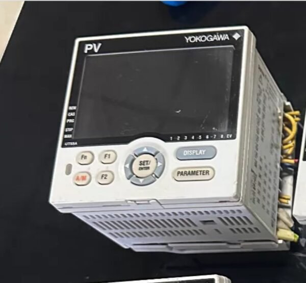 Yokogawa temperature controller UT55A-020-10-0[USED]