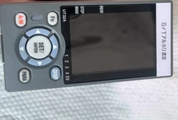 YOKOGAWA temperature controller UT32A, model UT32A-000-01-0[USED]