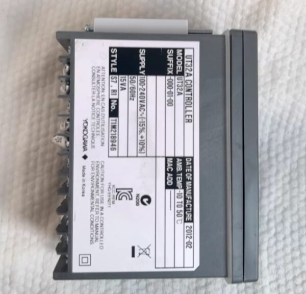 YOKOGAWA temperature controller UT32A, model UT32A-000-01-0[USED]