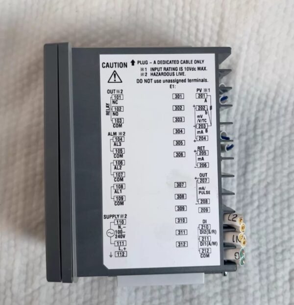 YOKOGAWA temperature controller UT32A, model UT32A-000-01-0[USED]