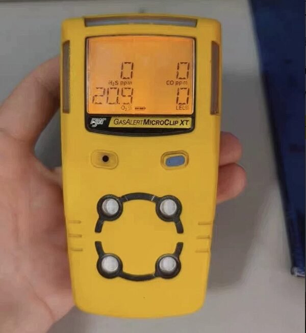 Honeywell BW GASALERT microclip XT Four-in-One Gas Detector [USED]